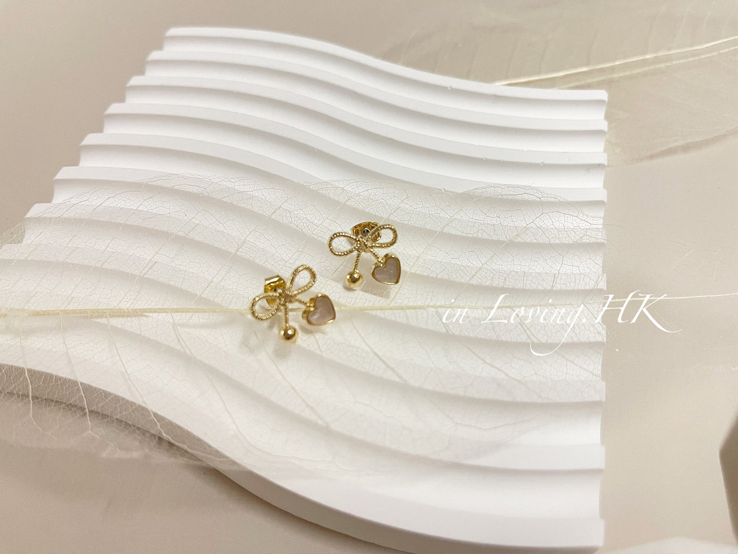 [Ready Stock] White Love Bow Earrings KR2410ER04