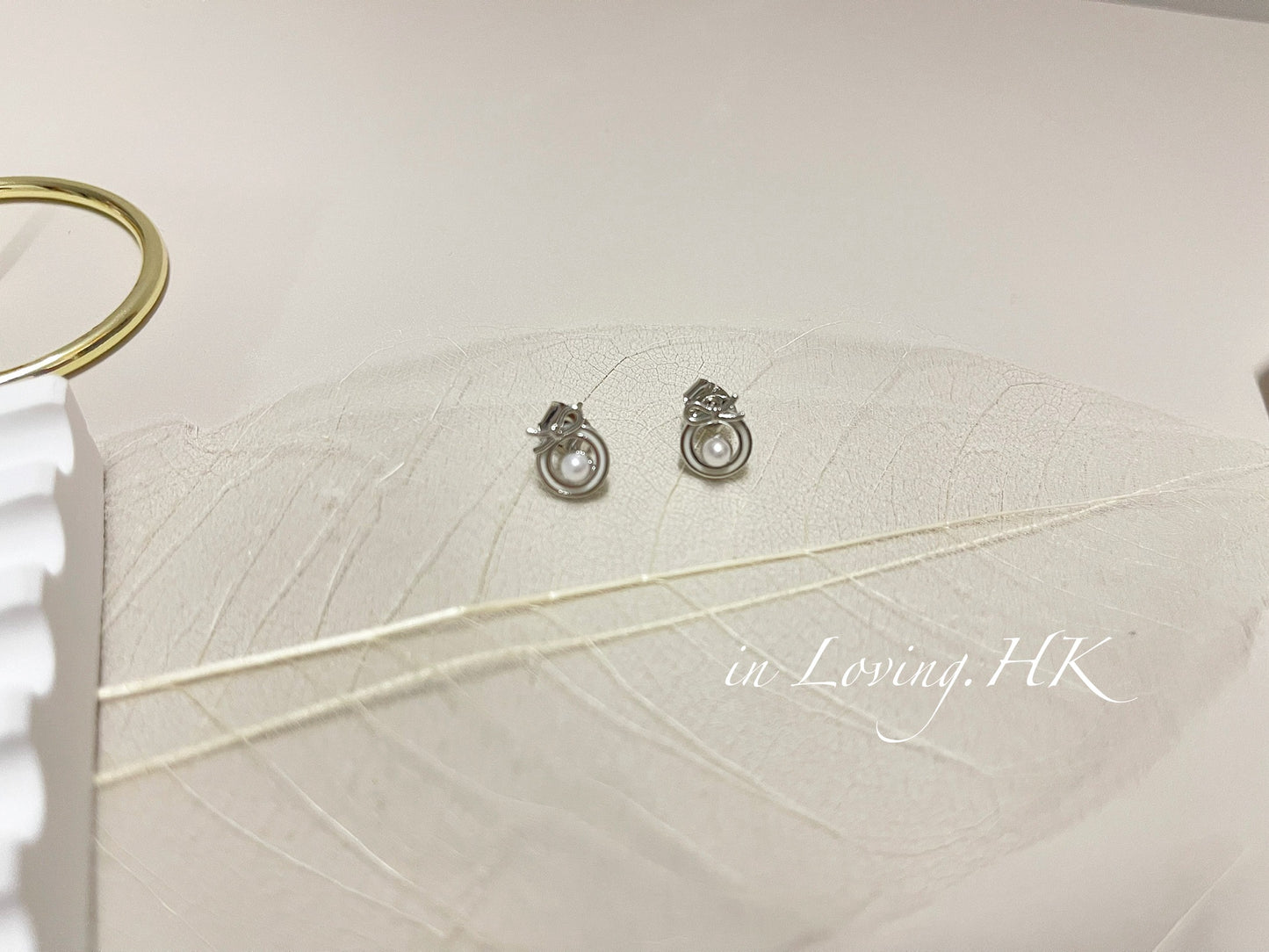 [Ready Stock] Sterling Silver Hollow Pearl Earrings KR2410ER05